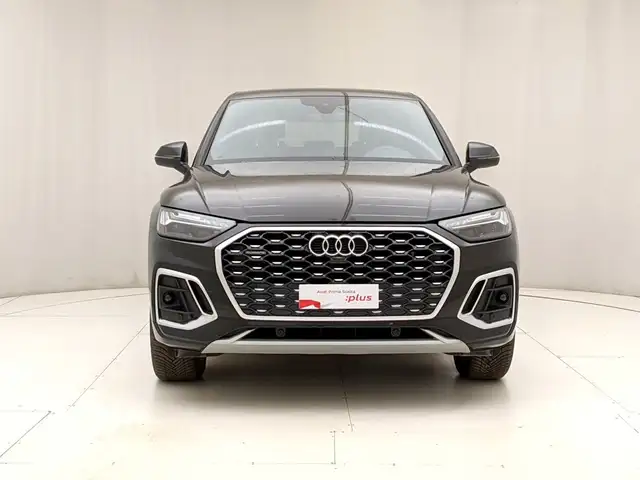 Audi Q5 view 2