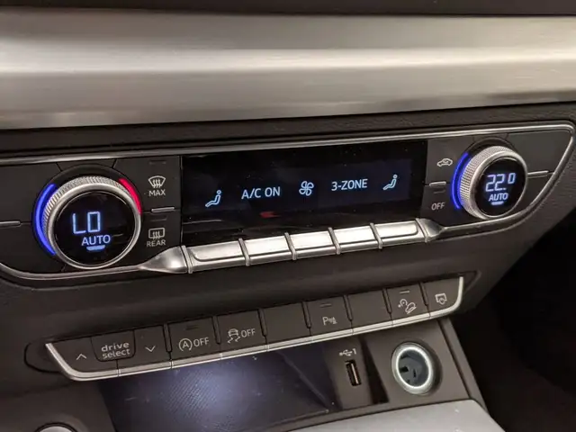 Audi Q5 view 14