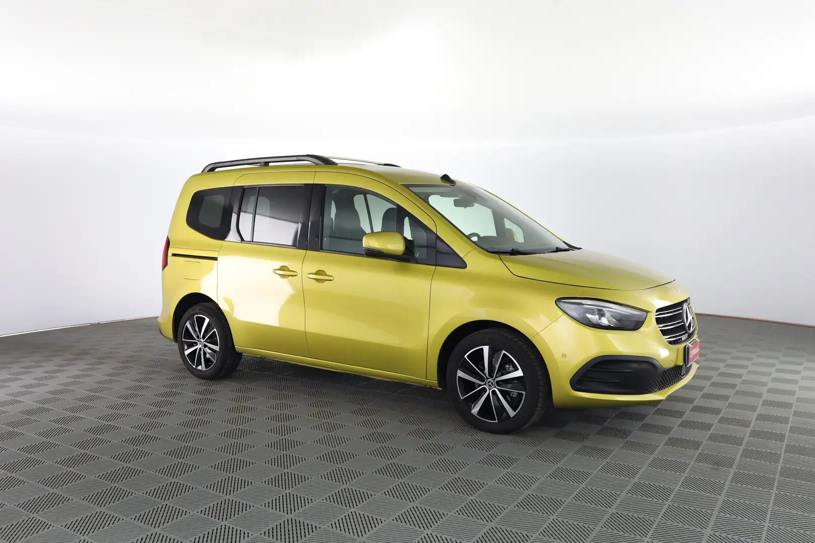 Mercedes-Benz T-Class T 180d Premium Giallo - 2