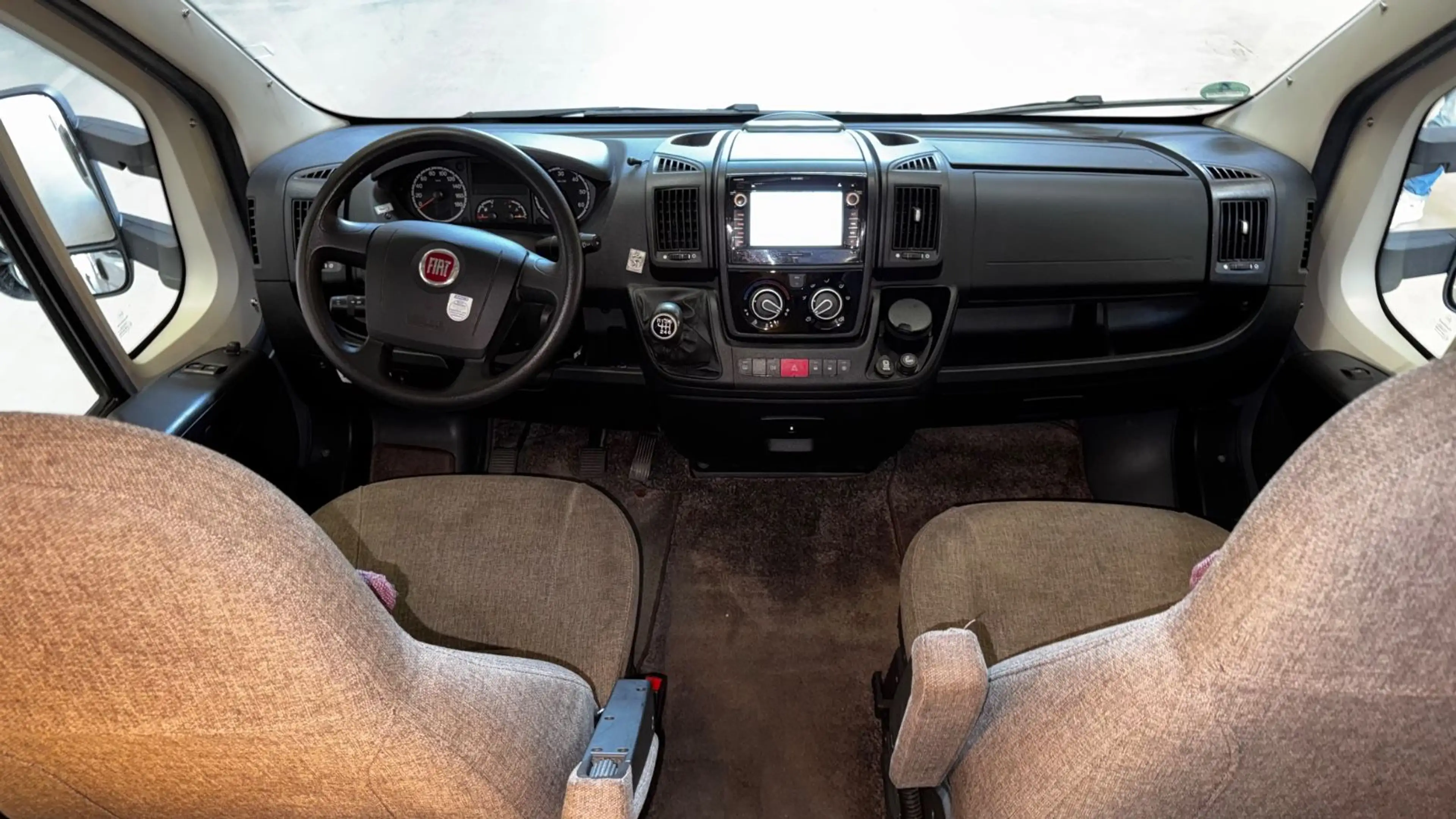 Fiat Ducato Bürstner Wohnmobil Travel Van T571 — photo 12