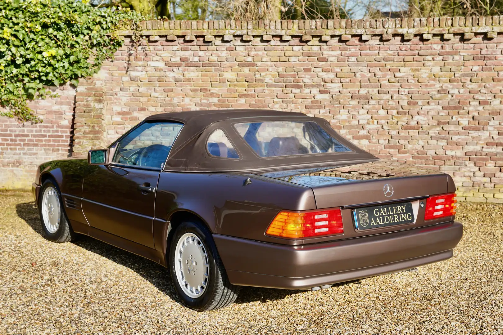 Mercedes-Benz SL 300 "Brown over brown" Elegant "Nutria Brown over Braz Bruin - 2