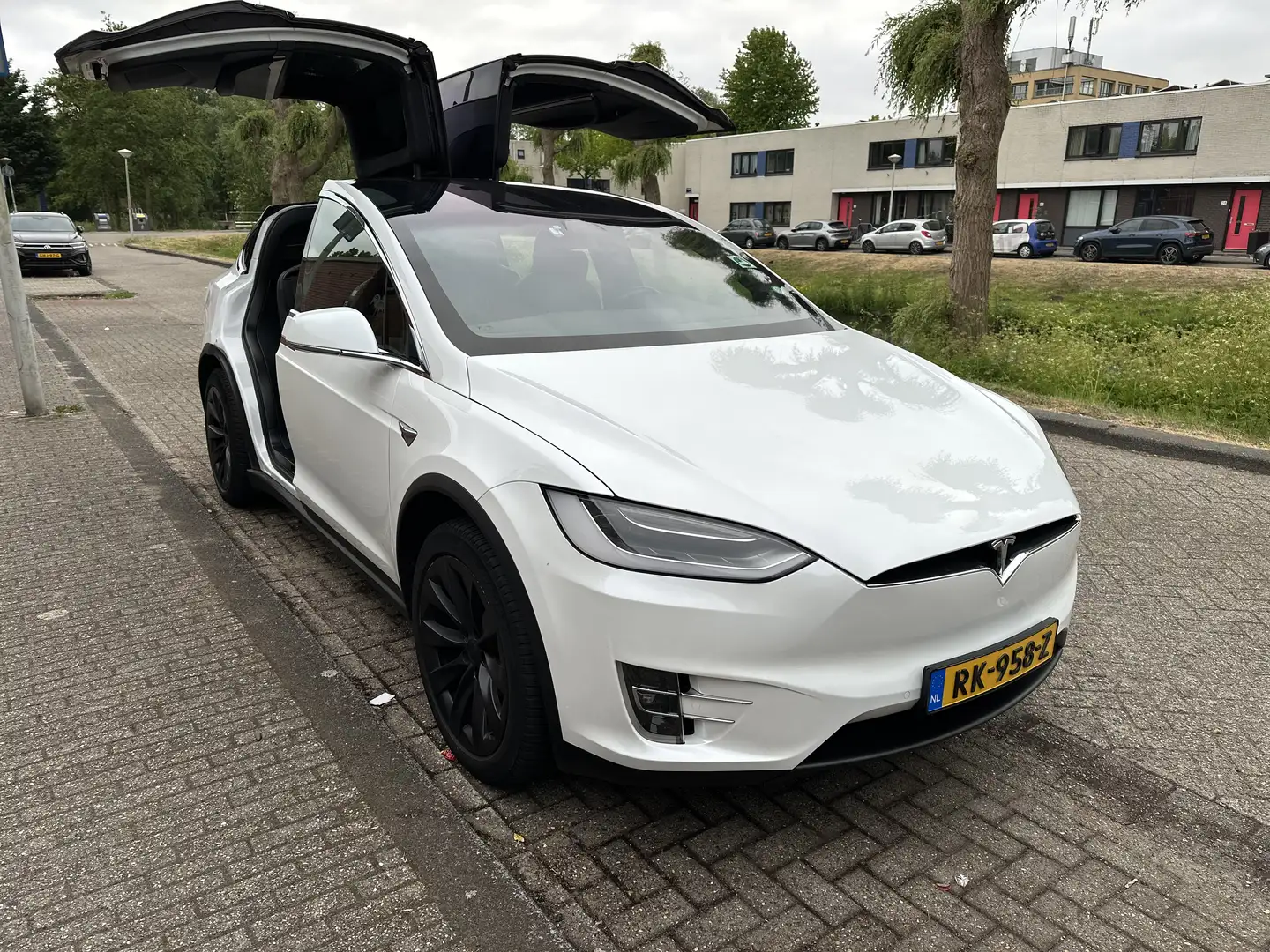 Tesla Model X 75D, MCU2, 7 persoons, leder, trekhaak Biały - 1