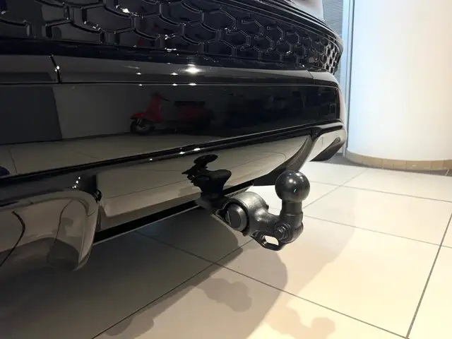 Audi Q3 view 6