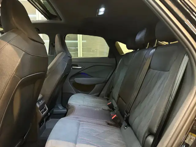 Audi Q3 view 15