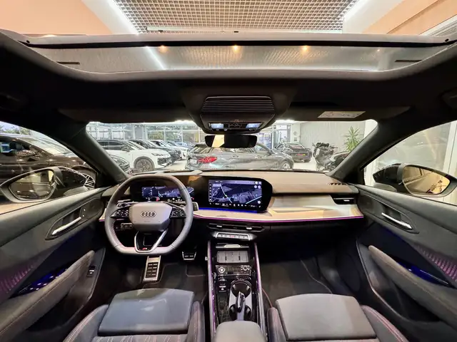 Audi Q3 view 11