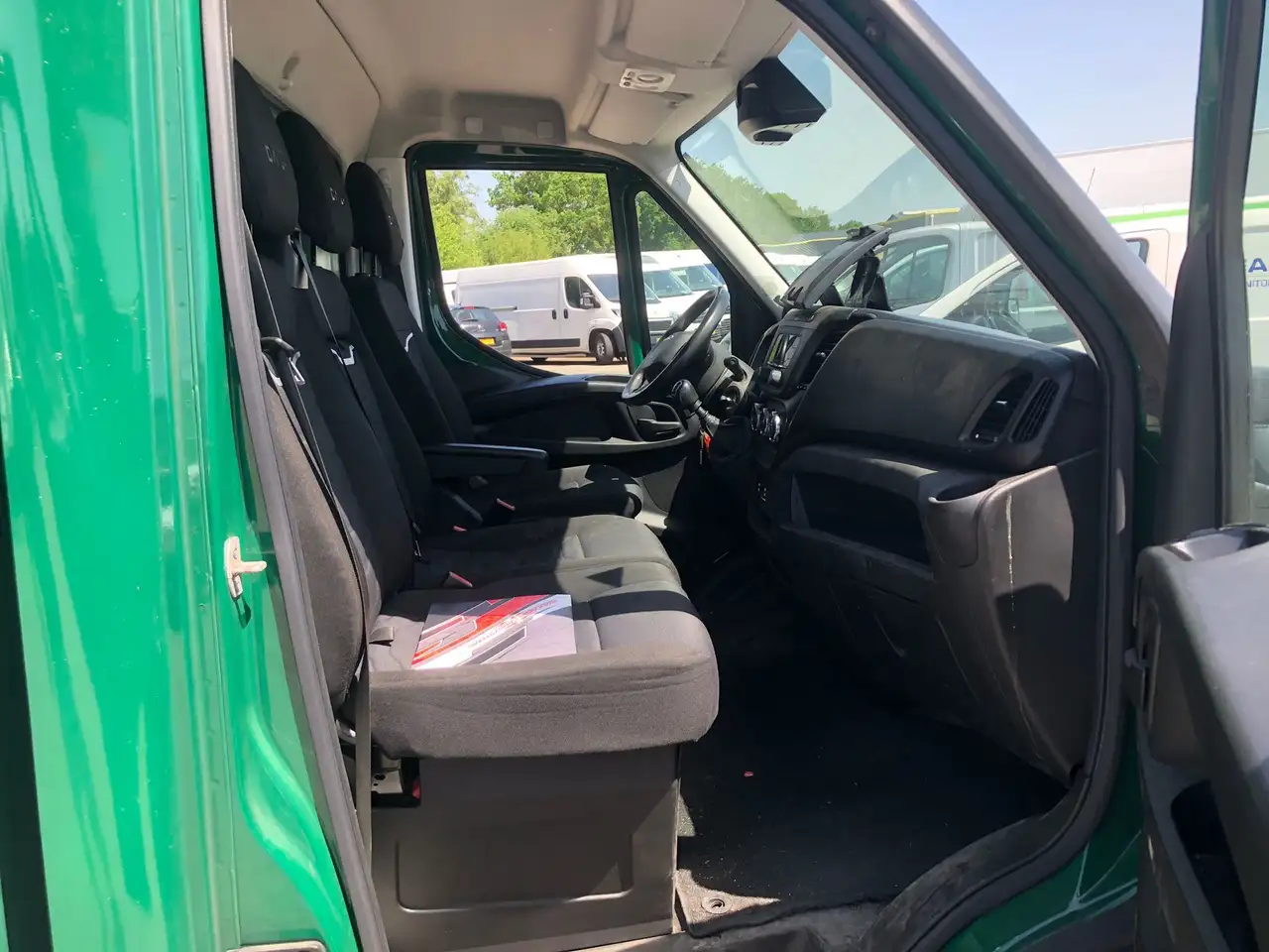 Iveco Daily 2021 — фото 11