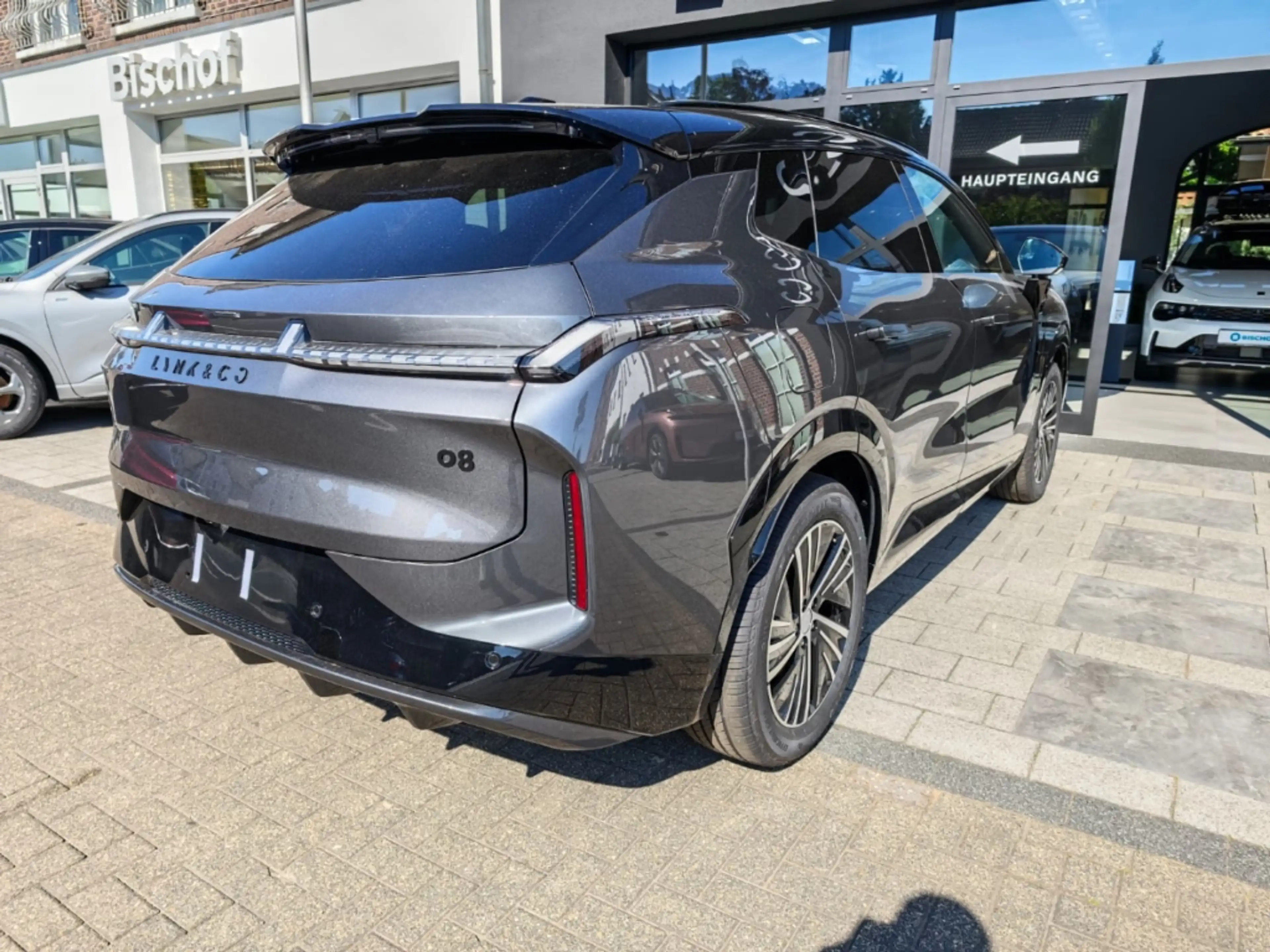 Lynk & Co 08 Core 1.5 T PHEV 257 kW El. Panodach Navi Leder Dig — photo 8