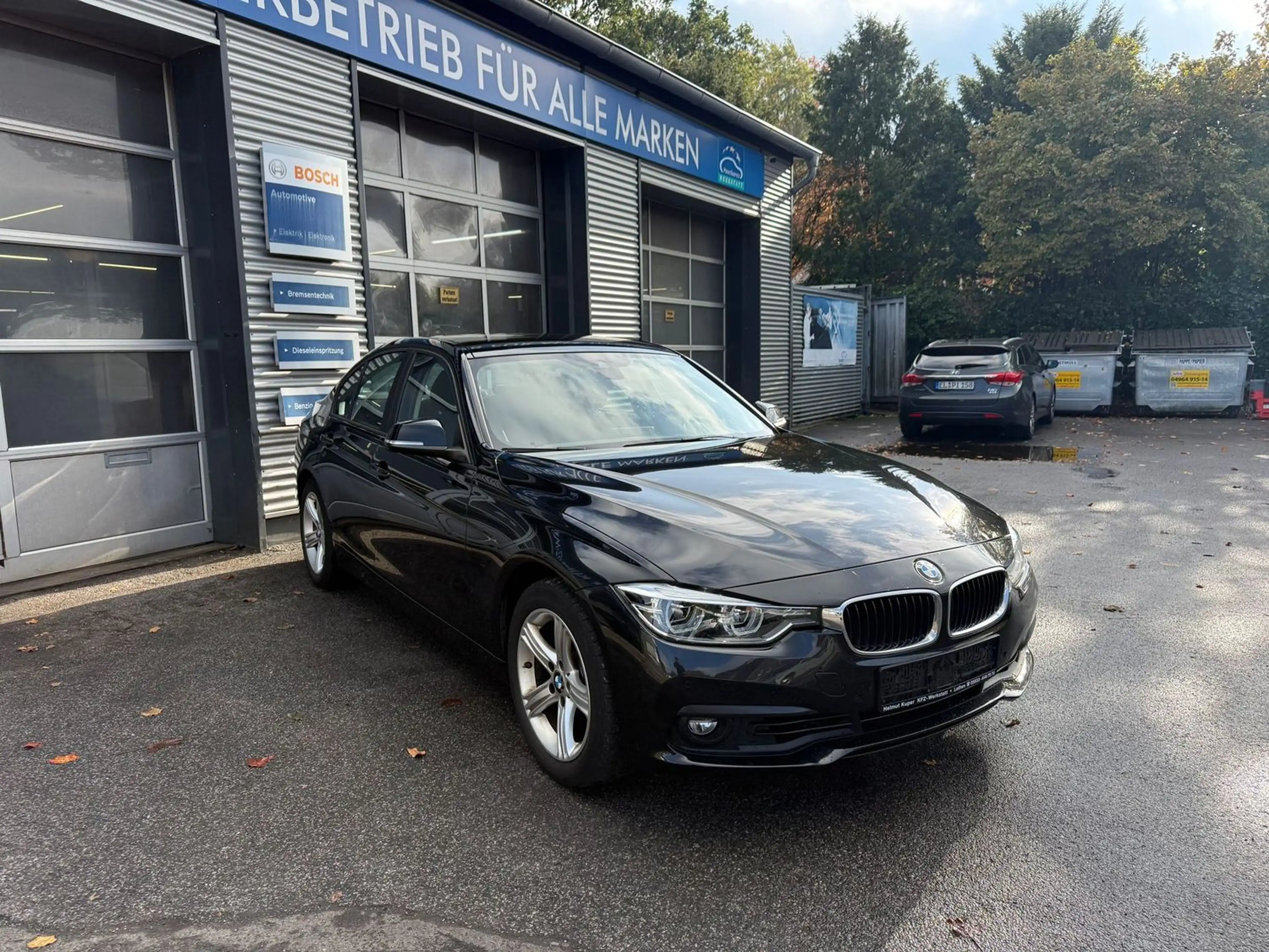 BMW 320 Advantage — photo 3