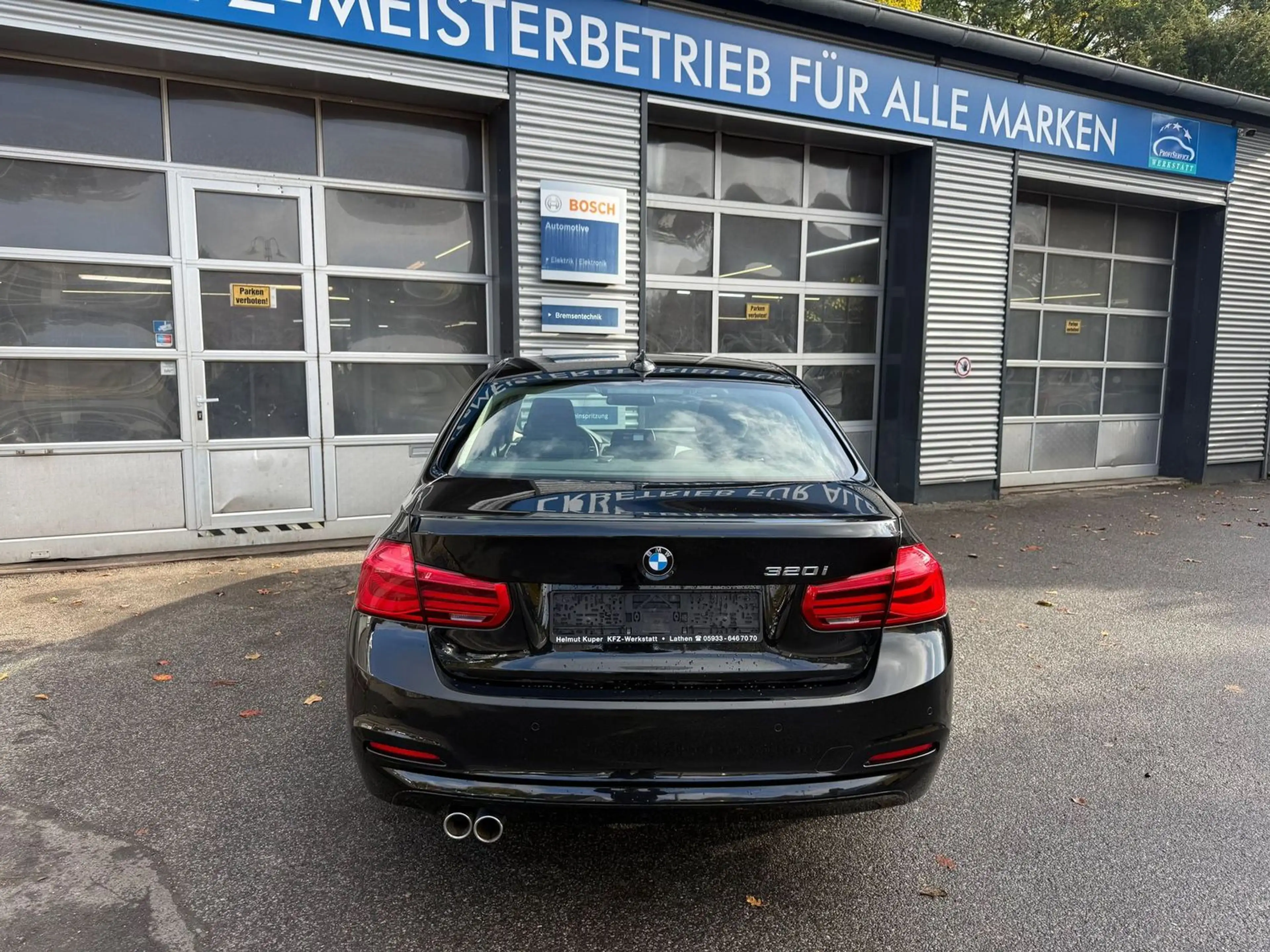BMW 320 Advantage — photo 6