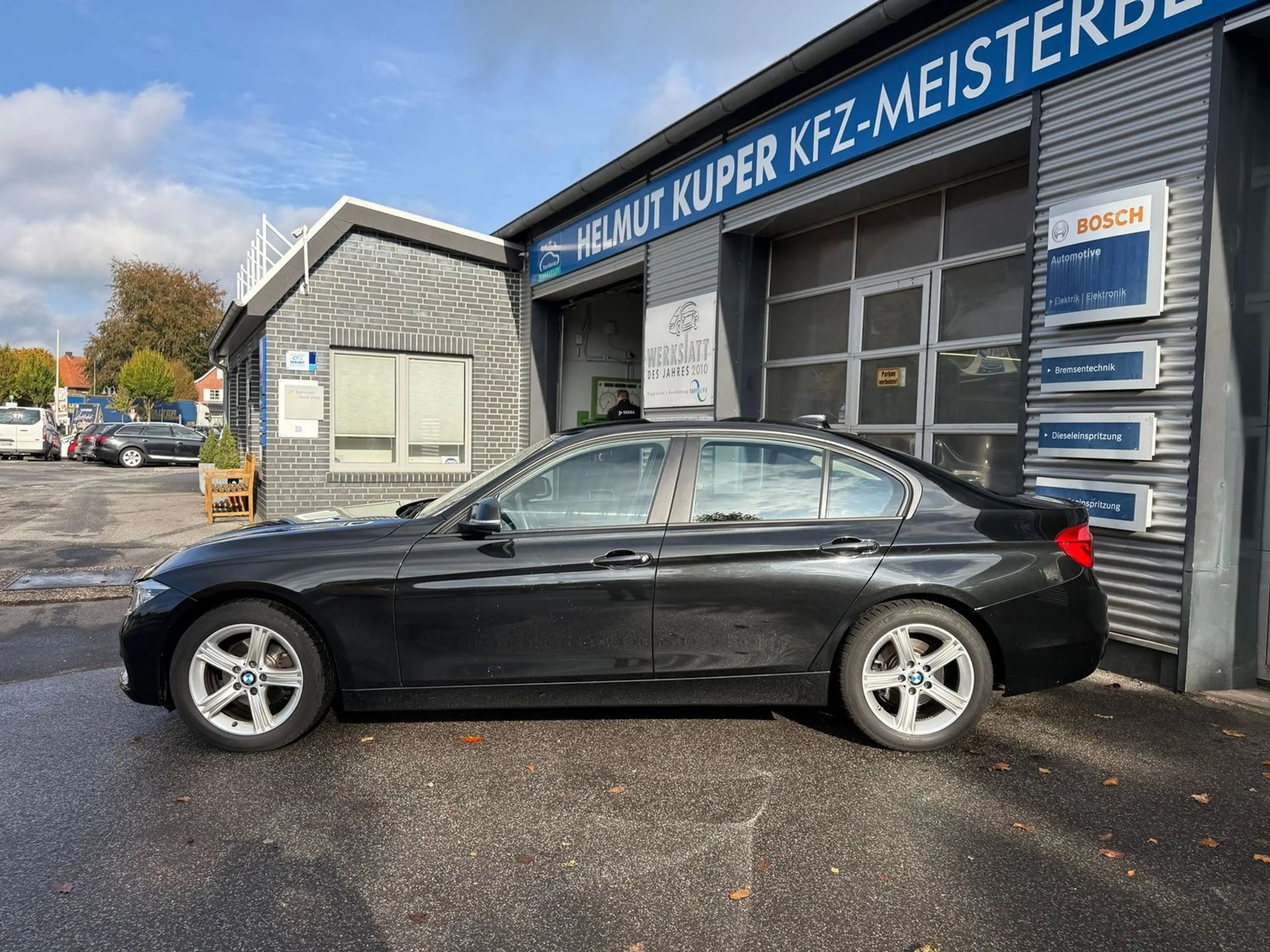 BMW 320 Advantage — photo 4