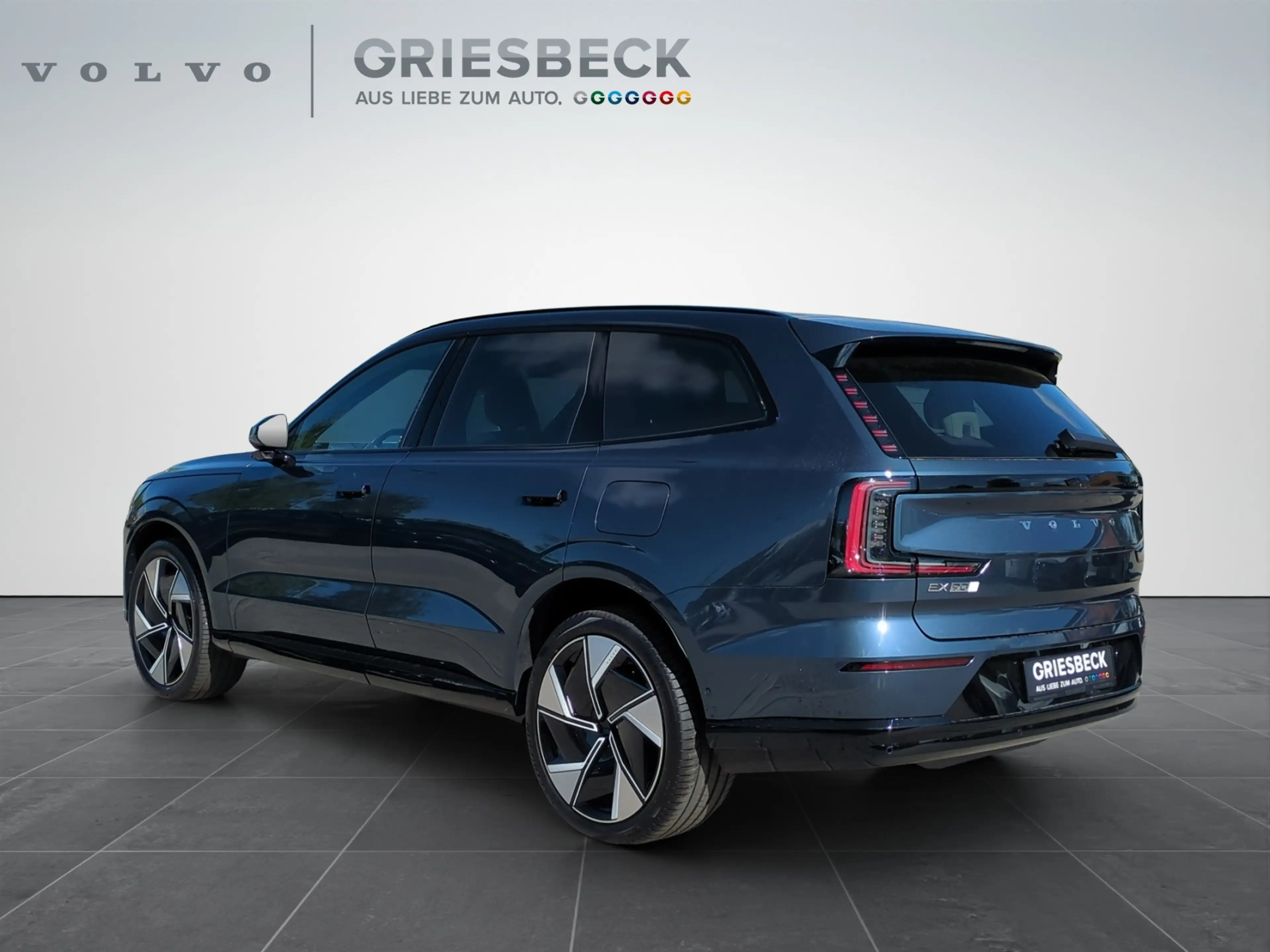 Volvo EX90 Twin Ultra Performance - 7 Siitzer — photo 3