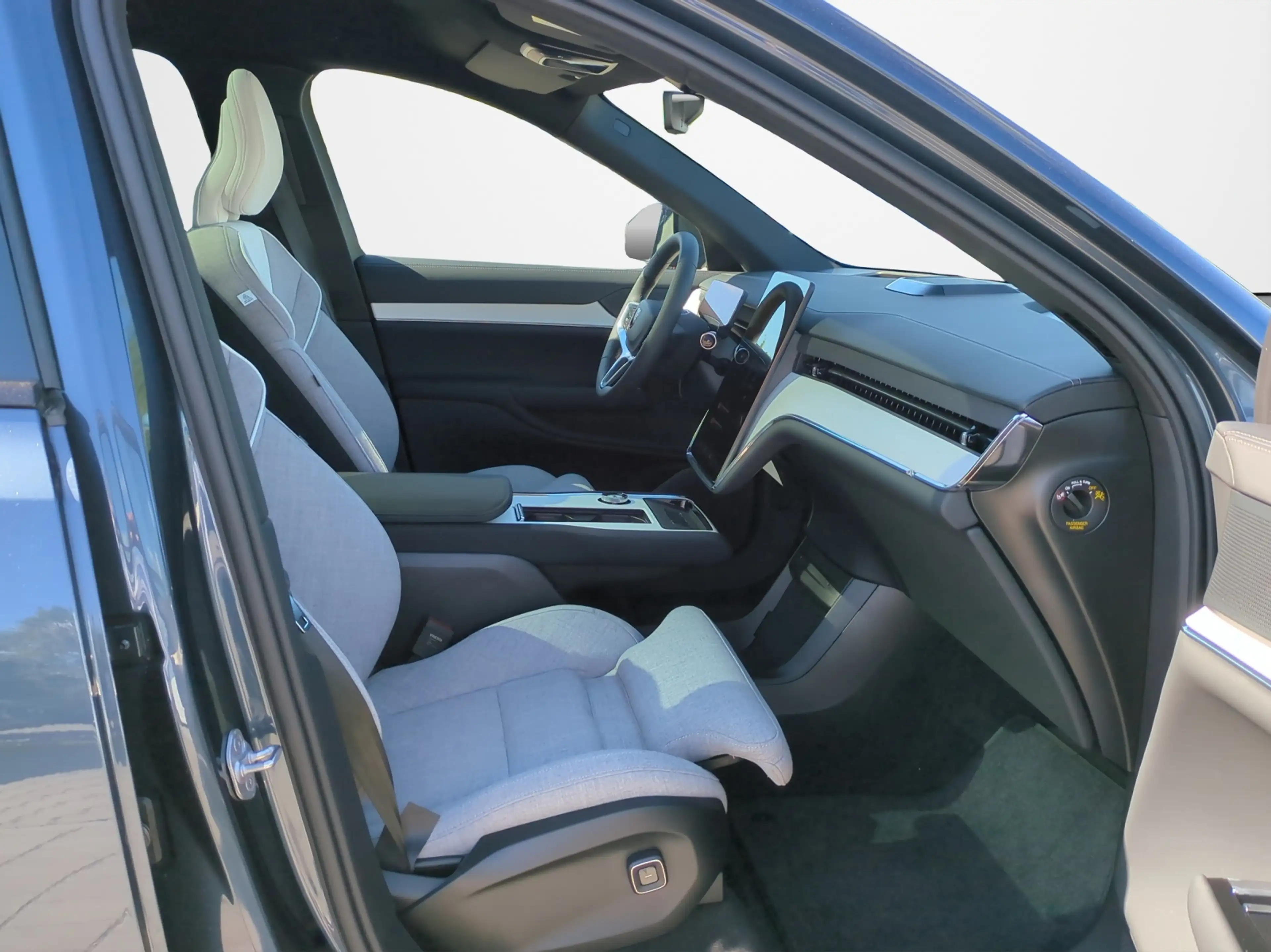 Volvo EX90 Twin Ultra Performance - 7 Siitzer — photo 12
