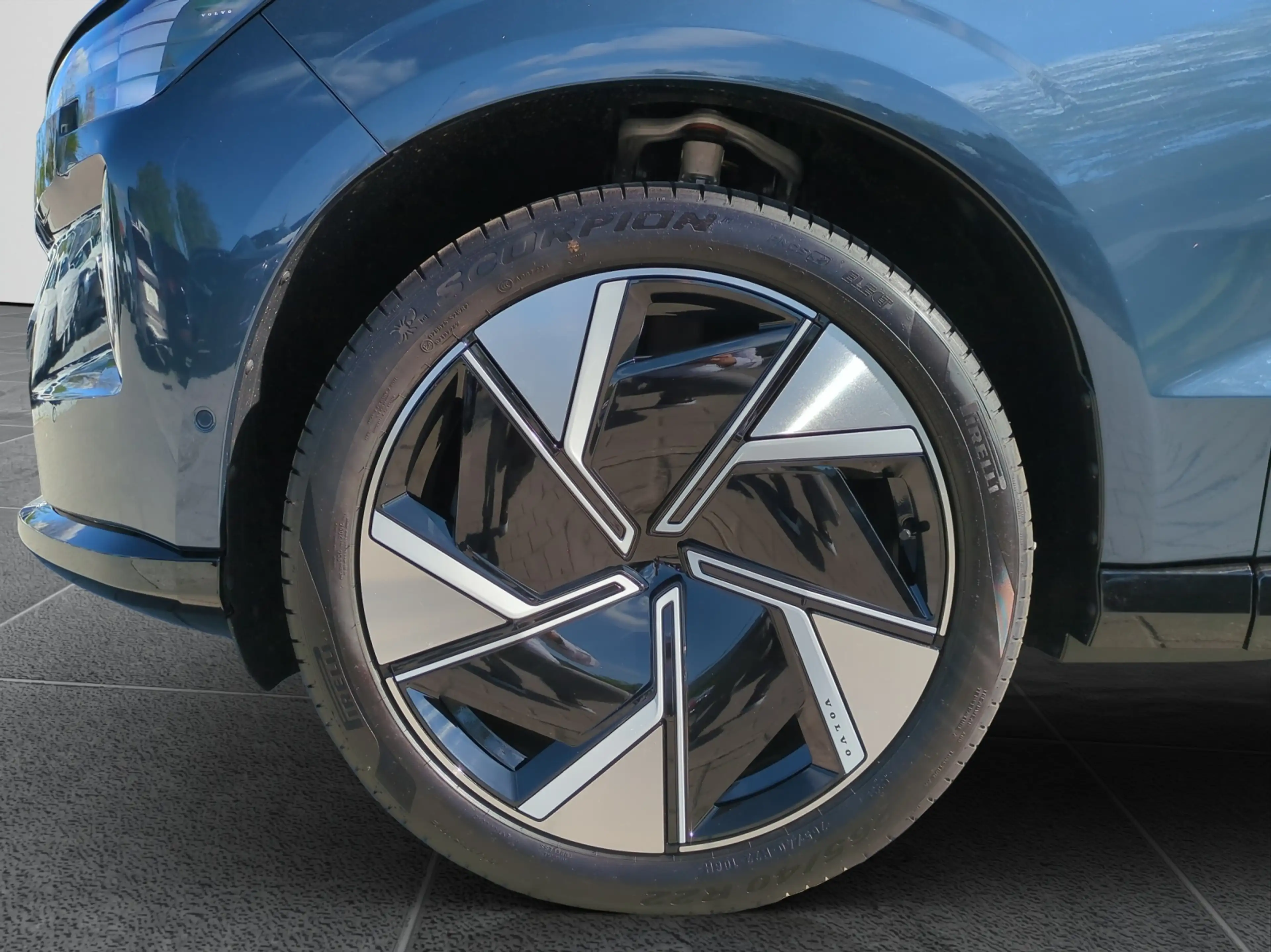 Volvo EX90 Twin Ultra Performance - 7 Siitzer — photo 15