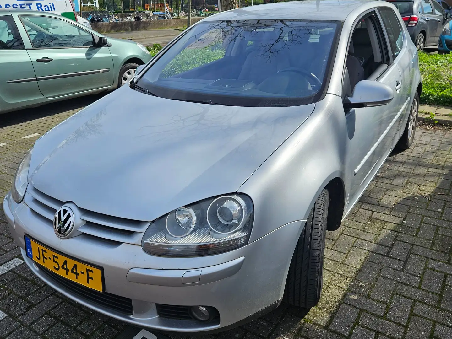 Volkswagen Golf 1.6 FSI GT Sport Bns Zilver - 2