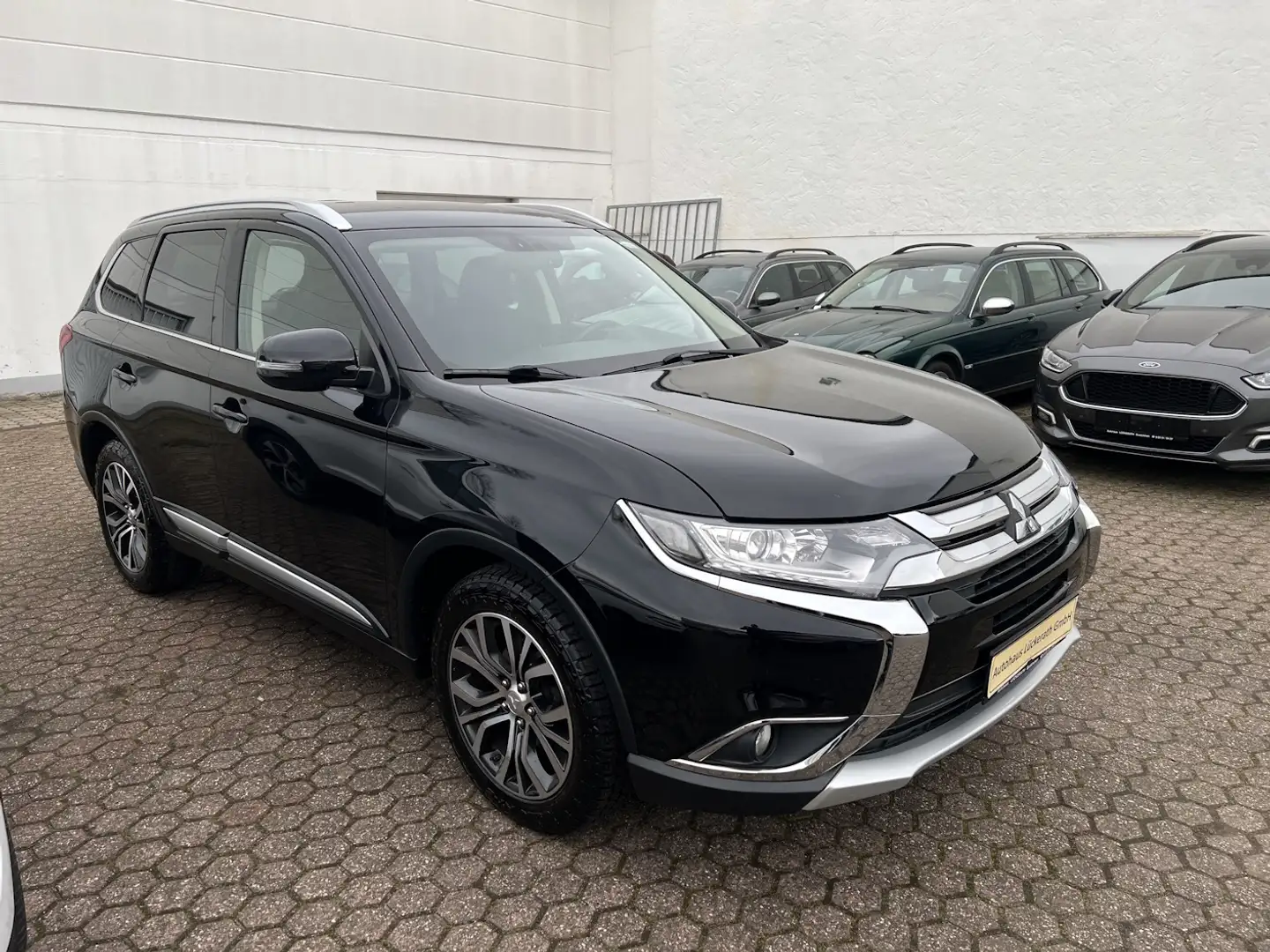 Mitsubishi Outlander Outlander 2.0 2WD CVT Edition 100 Noir - 1
