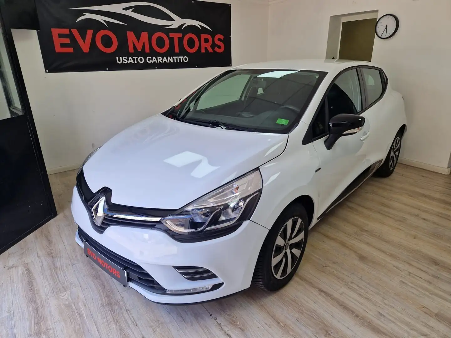 Renault Clio 1.2 75CV 5 porte Intens Bianco - 1