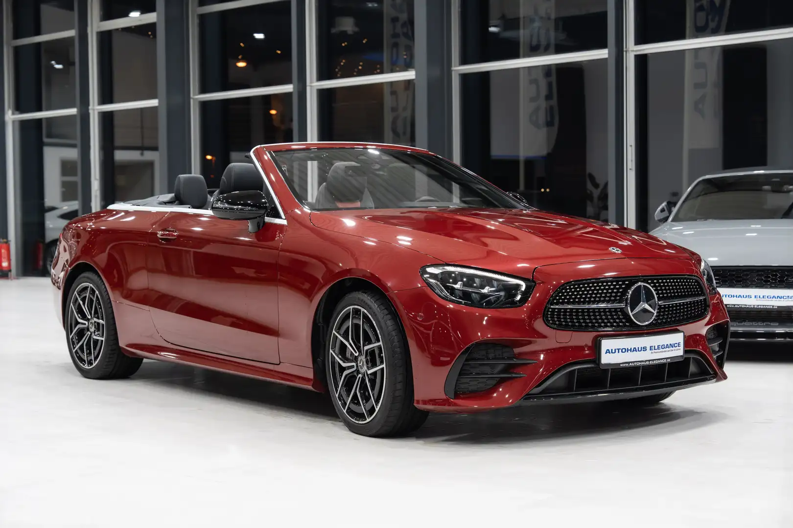 Mercedes-Benz E 400 d Cabrio 4Matic*AMG-LINE*NIGHT*HUP*EDELHOLZ Roşu - 2