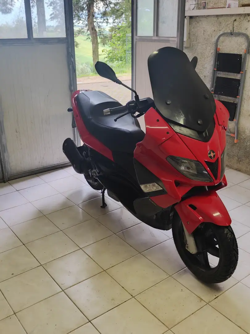 Gilera Nexus 300 Красный - 1