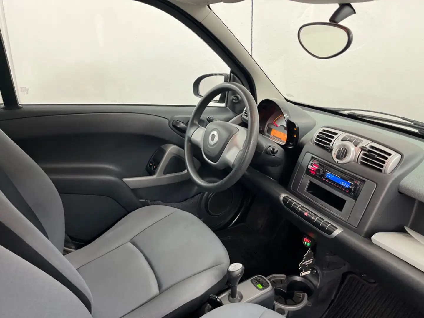 smart forTwo fortwo coupe mhd pure ***Pickerl neu*** Noir - 2