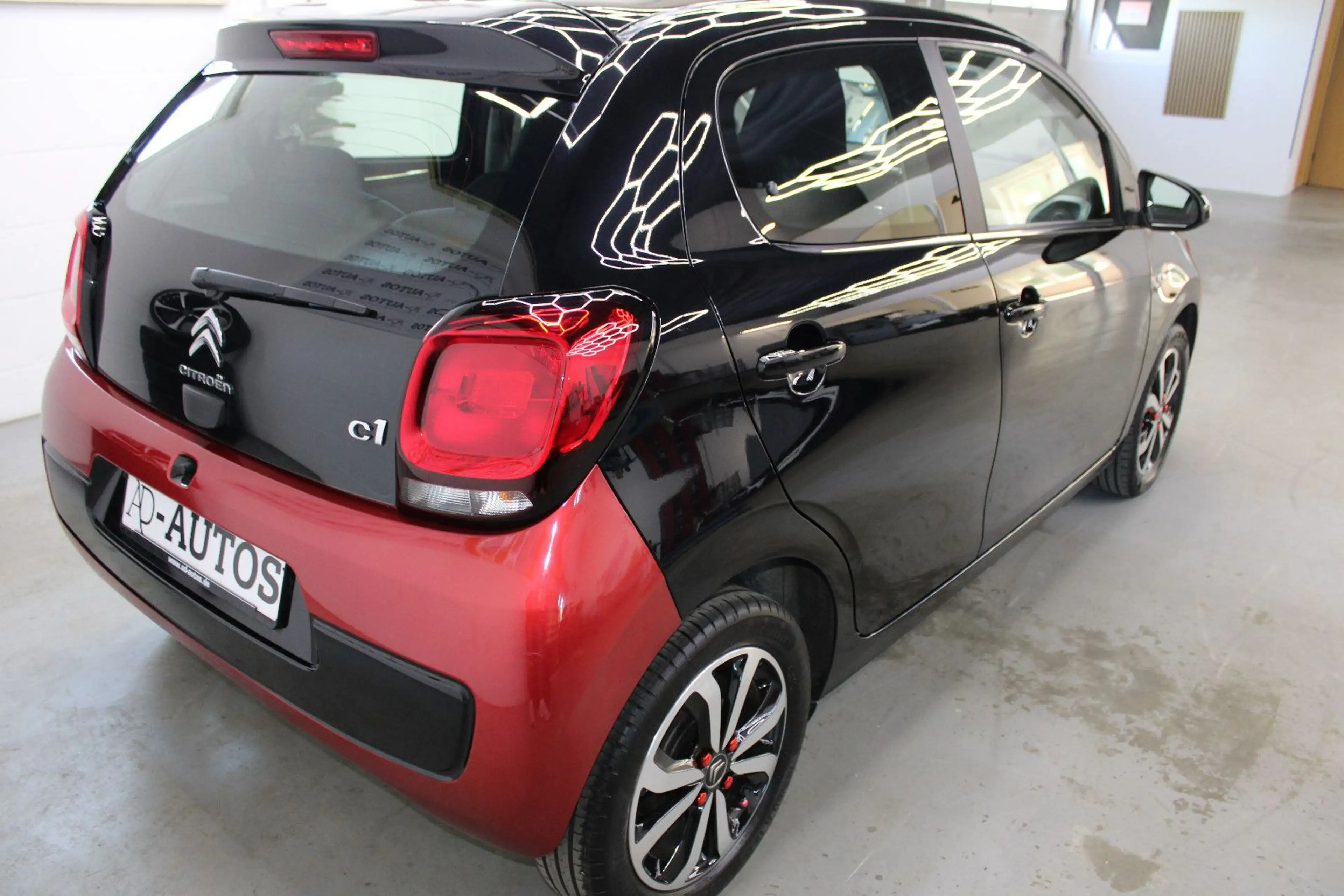 Citroen C1 Shine+SHZ+KLIMA+8FACH+TEMP+ — photo 6