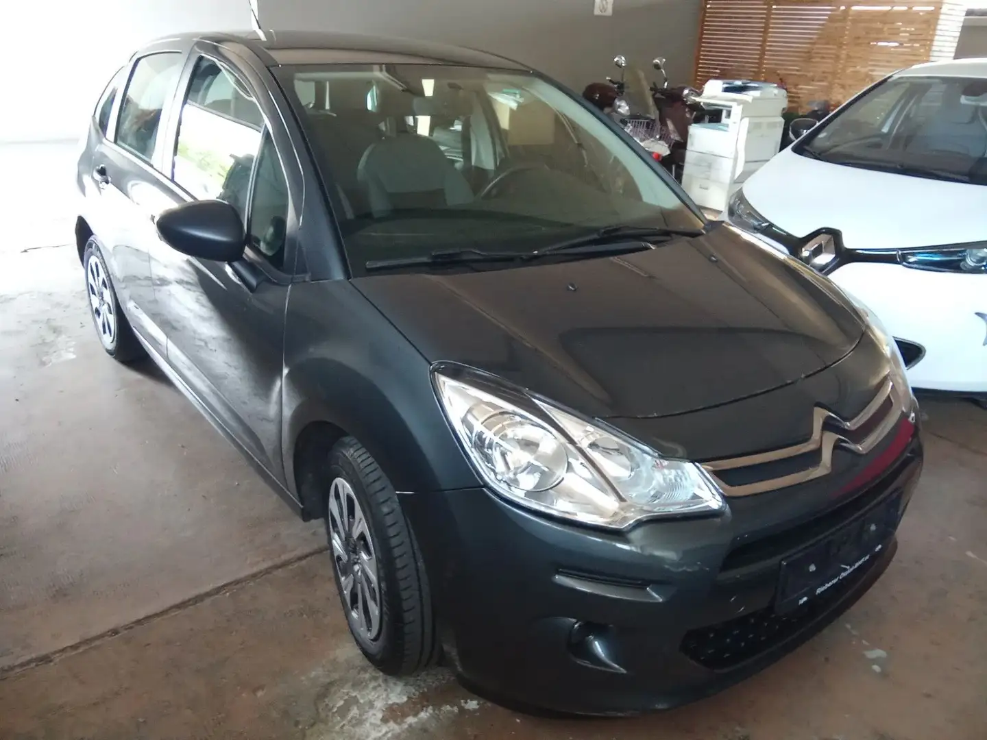 Citroen C3 PureTech 68 Attraction Gris - 2