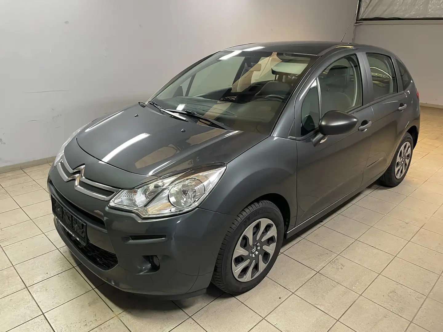 Citroen C3 PureTech 68 Attraction Grau - 1