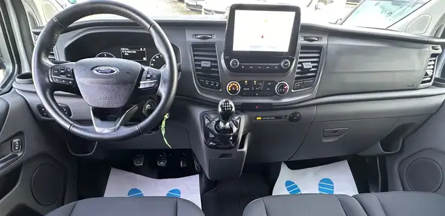 Ford Tourneo Custom view 12