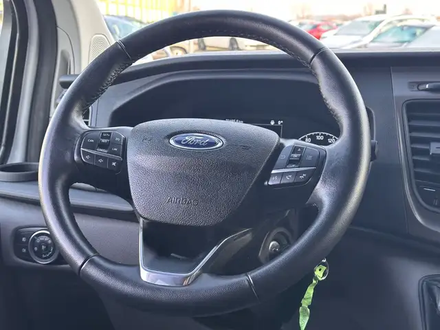 Ford Tourneo Custom view 13