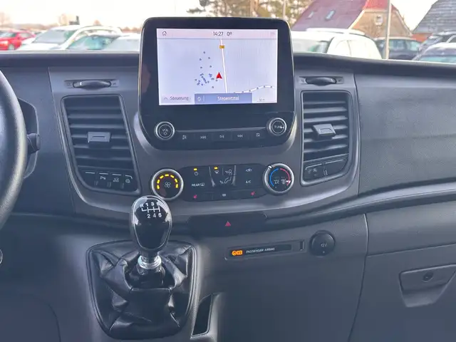 Ford Tourneo Custom view 14