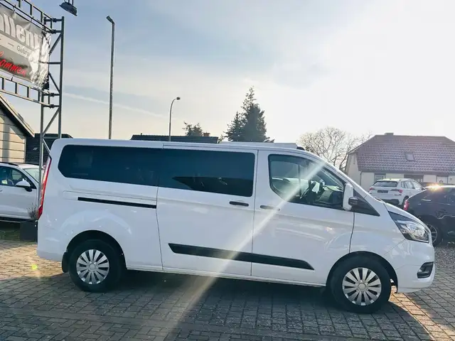 Ford Tourneo Custom view 6