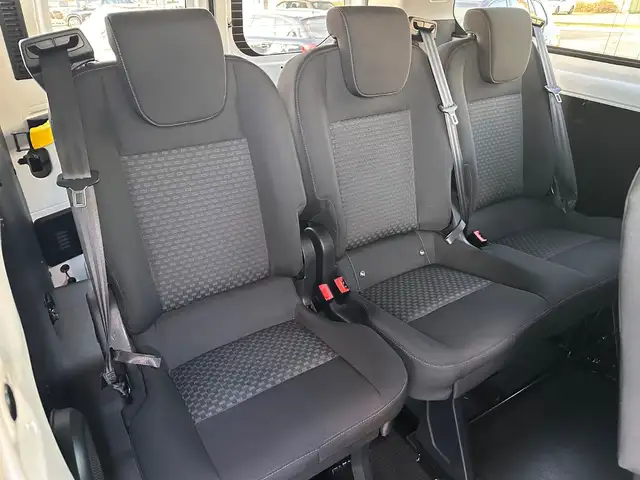 Ford Tourneo Custom view 11