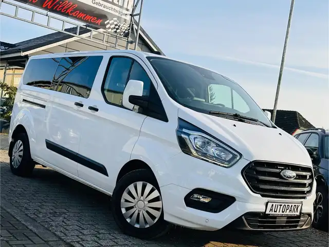 Ford Tourneo Custom main image