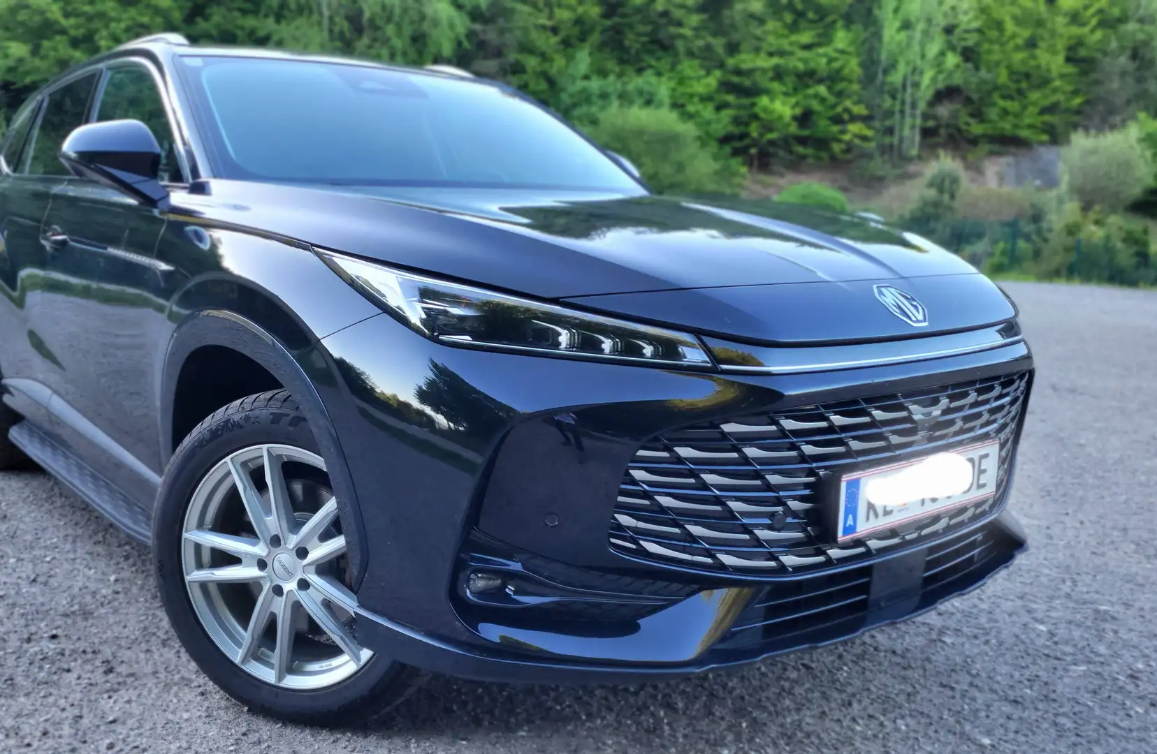 MG HS HS PHEV+  Luxury 21,4kWh Automatic Schwarz - 2