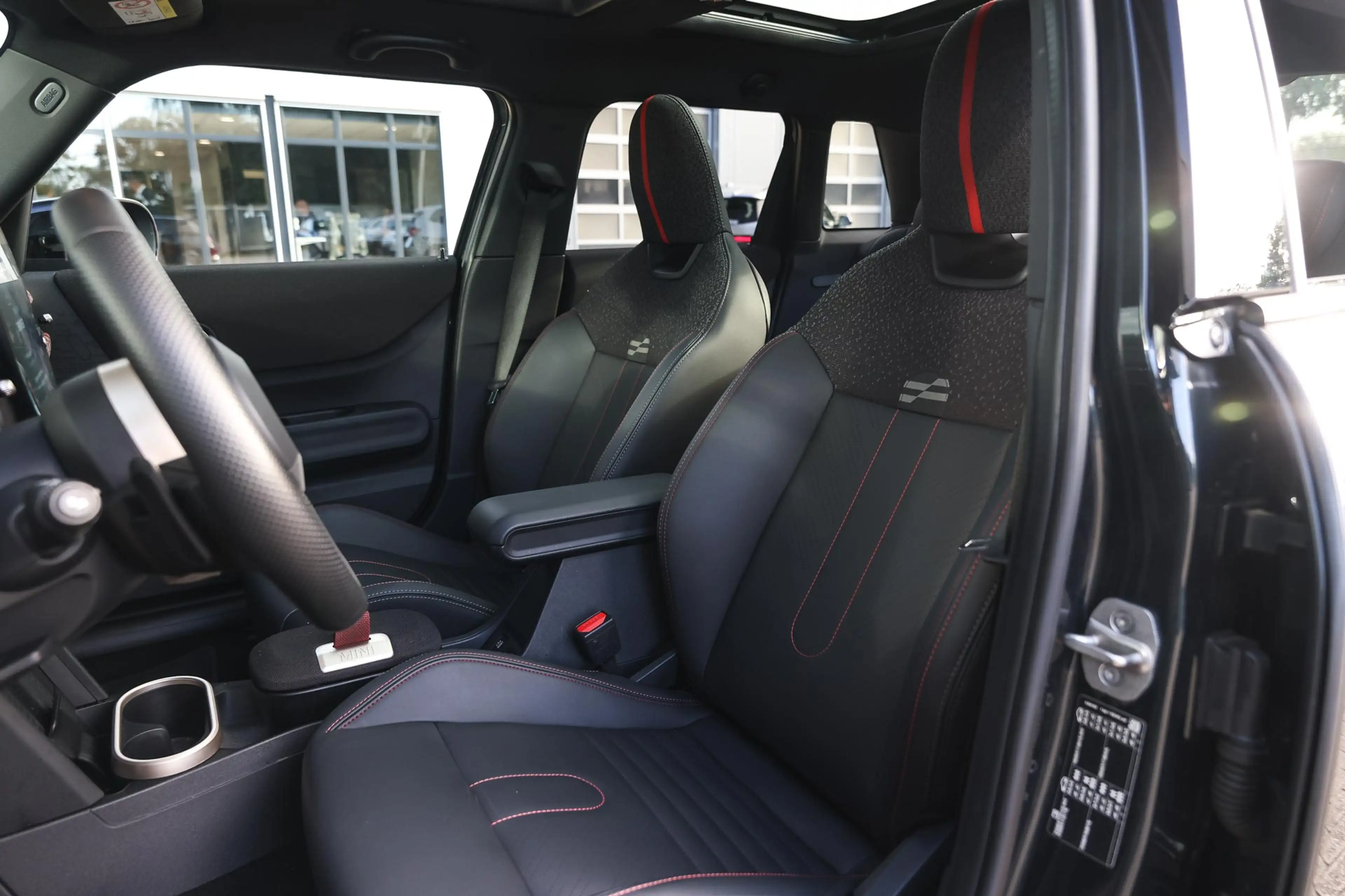 MINI Cooper S Hatchback Automaat / JCW / Pakket XL / 18" John Co — photo 10