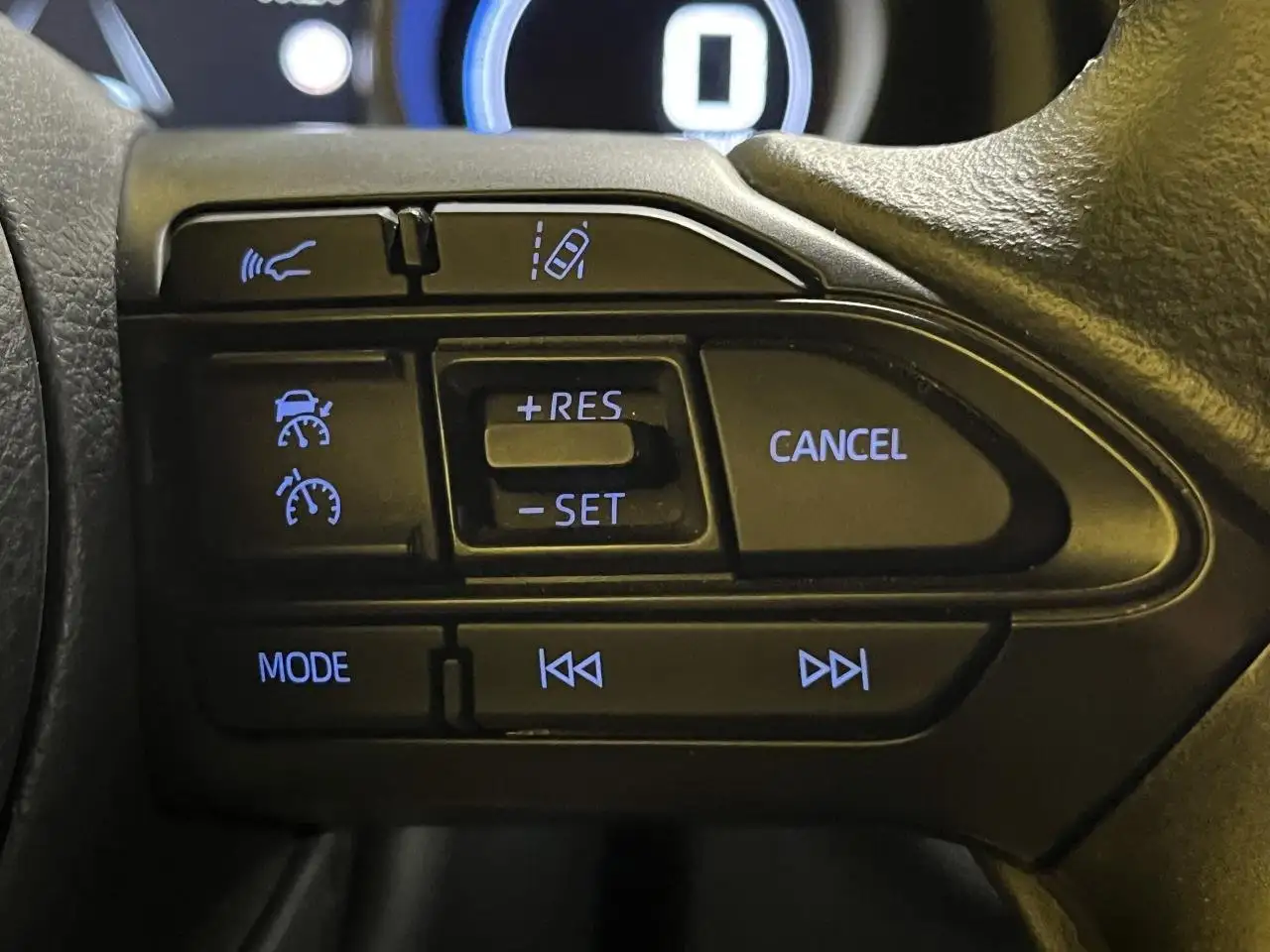 Toyota Yaris Yaris — photo 13