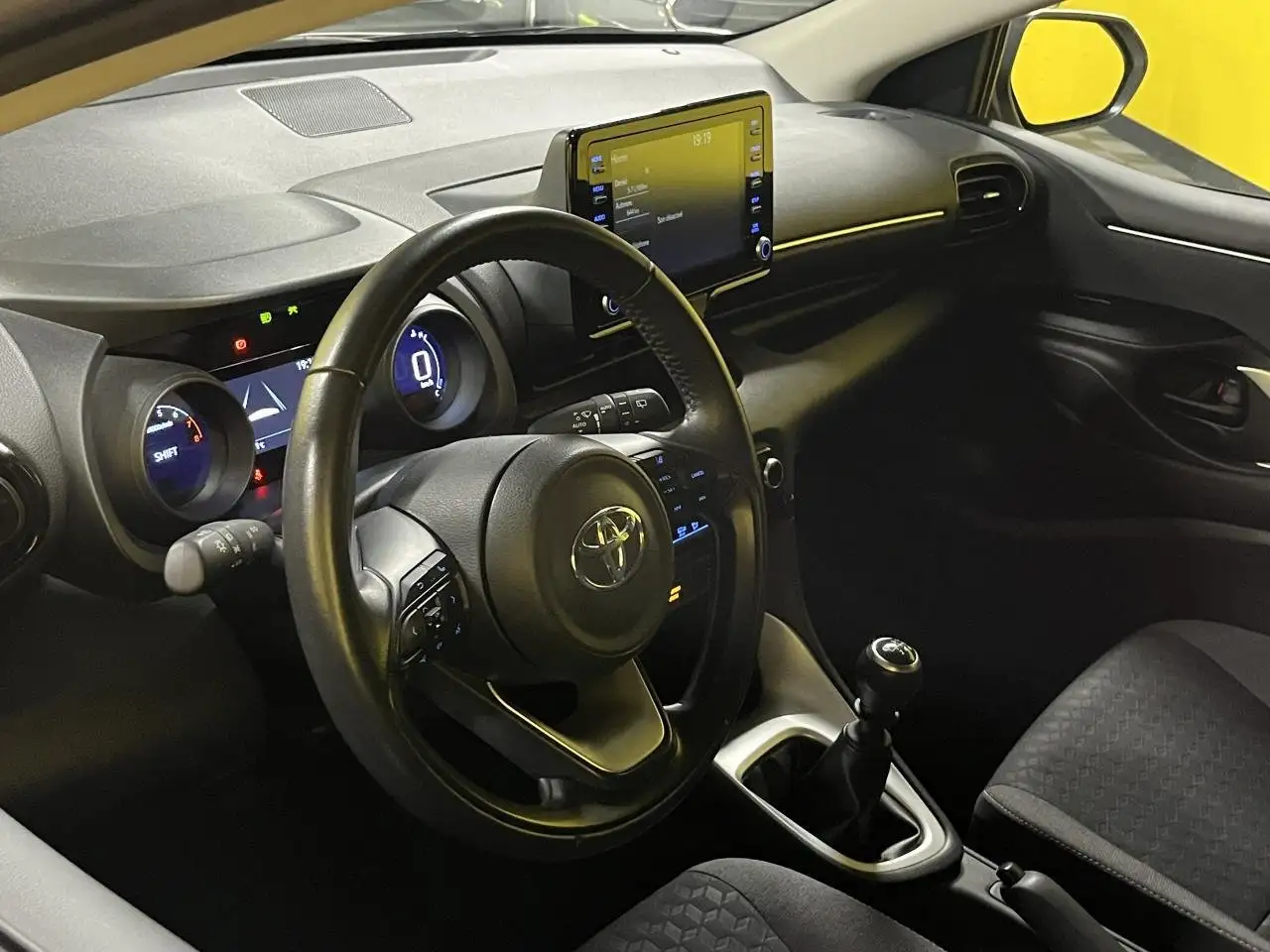 Toyota Yaris Yaris — photo 8