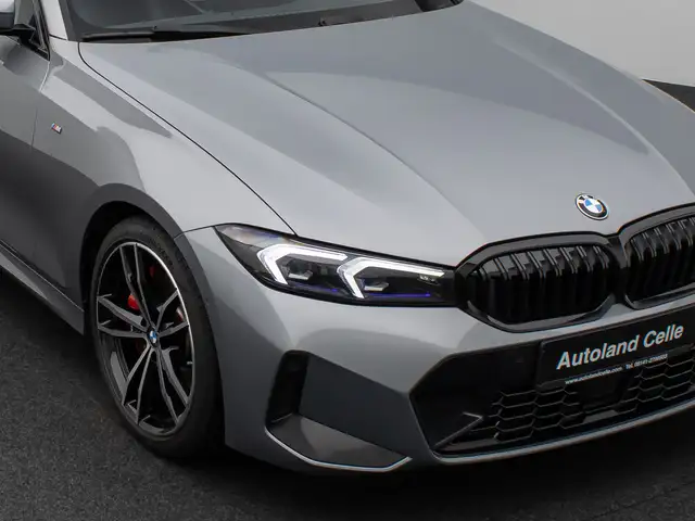 BMW 3 Series view 16