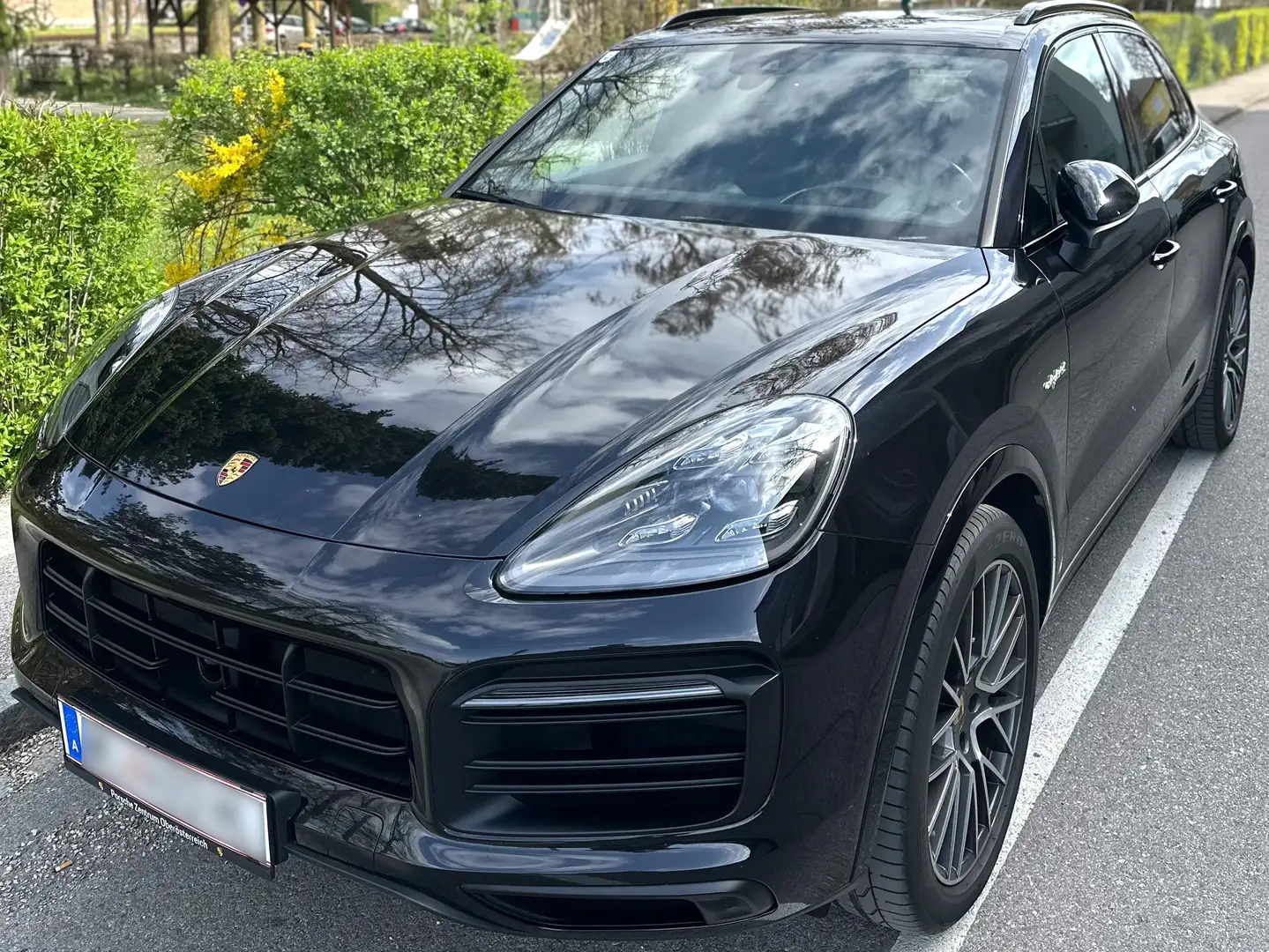 Porsche Cayenne E-Hybrid plug-in | Porsche Approved Garantie Schwarz - 1