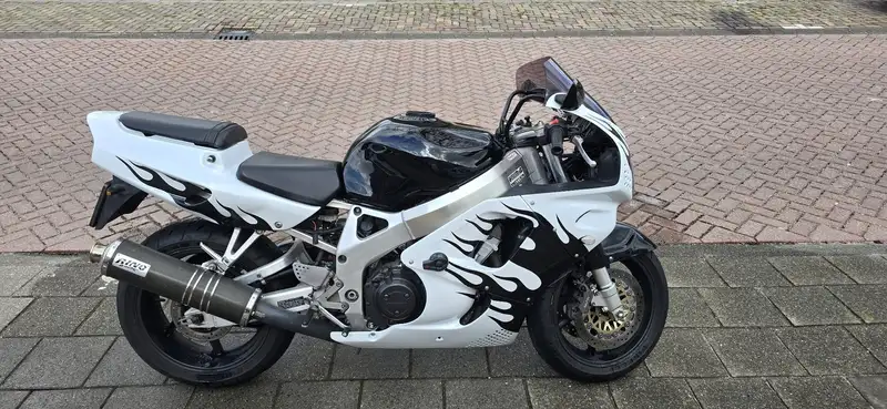 Honda CBR 900
