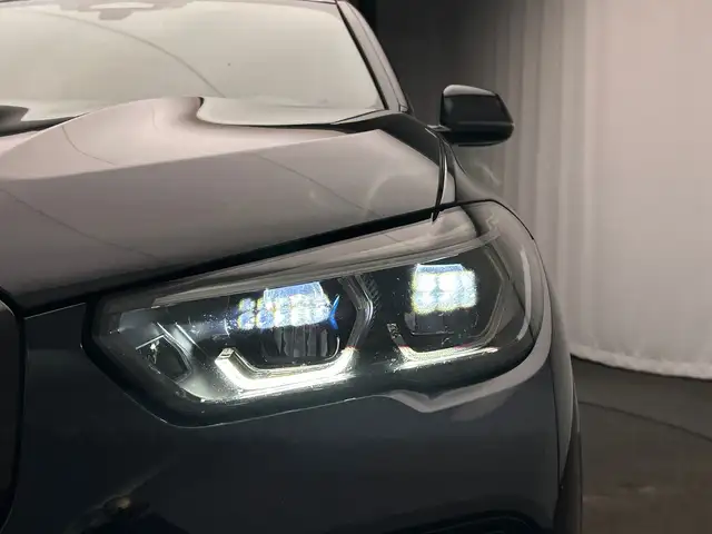BMW X5 view 13