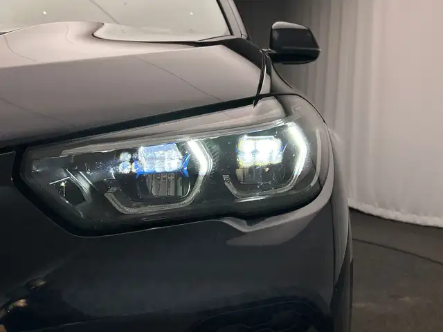 BMW X5 view 24