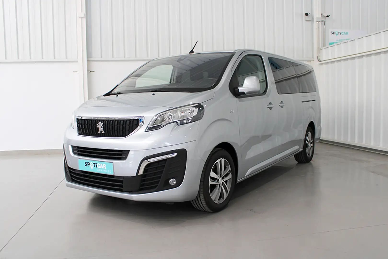 Peugeot Traveller 1.6BlueHDI Active Long 115 Gris - 1