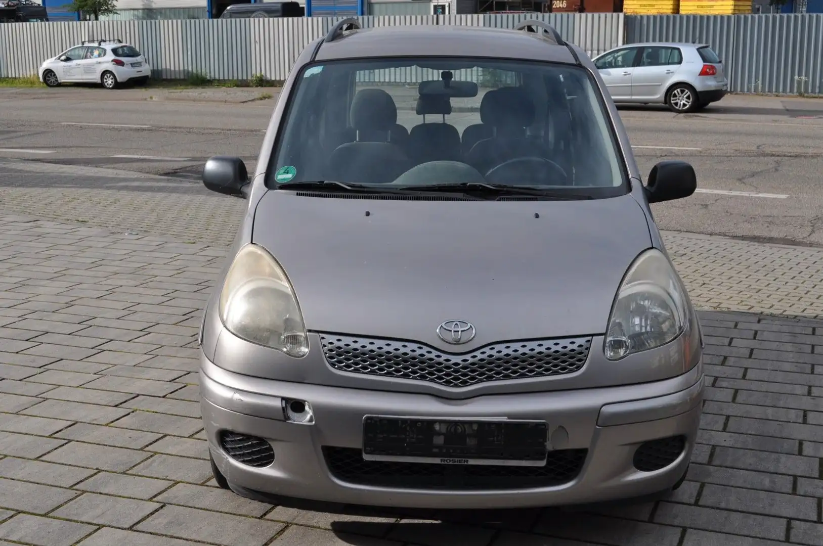 Toyota Yaris Verso 1.3  * AUTOMATIC * Motor laut Grau - 2