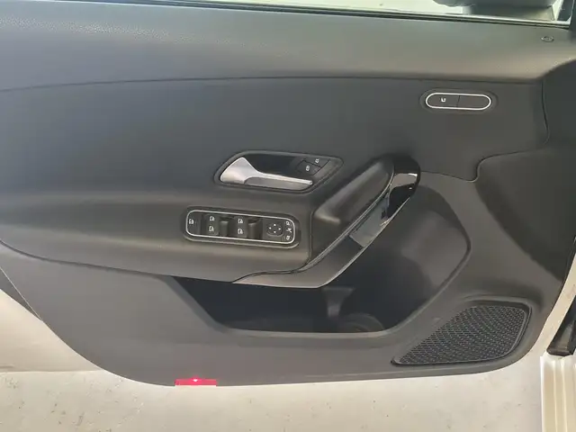 Mercedes-Benz A-Class view 23