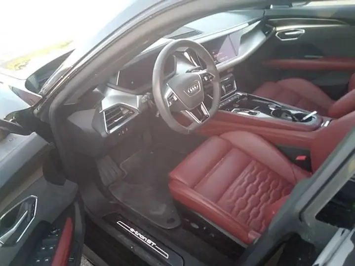 Audi e-tron GT 60 quattro (2021) 2022, foto 7