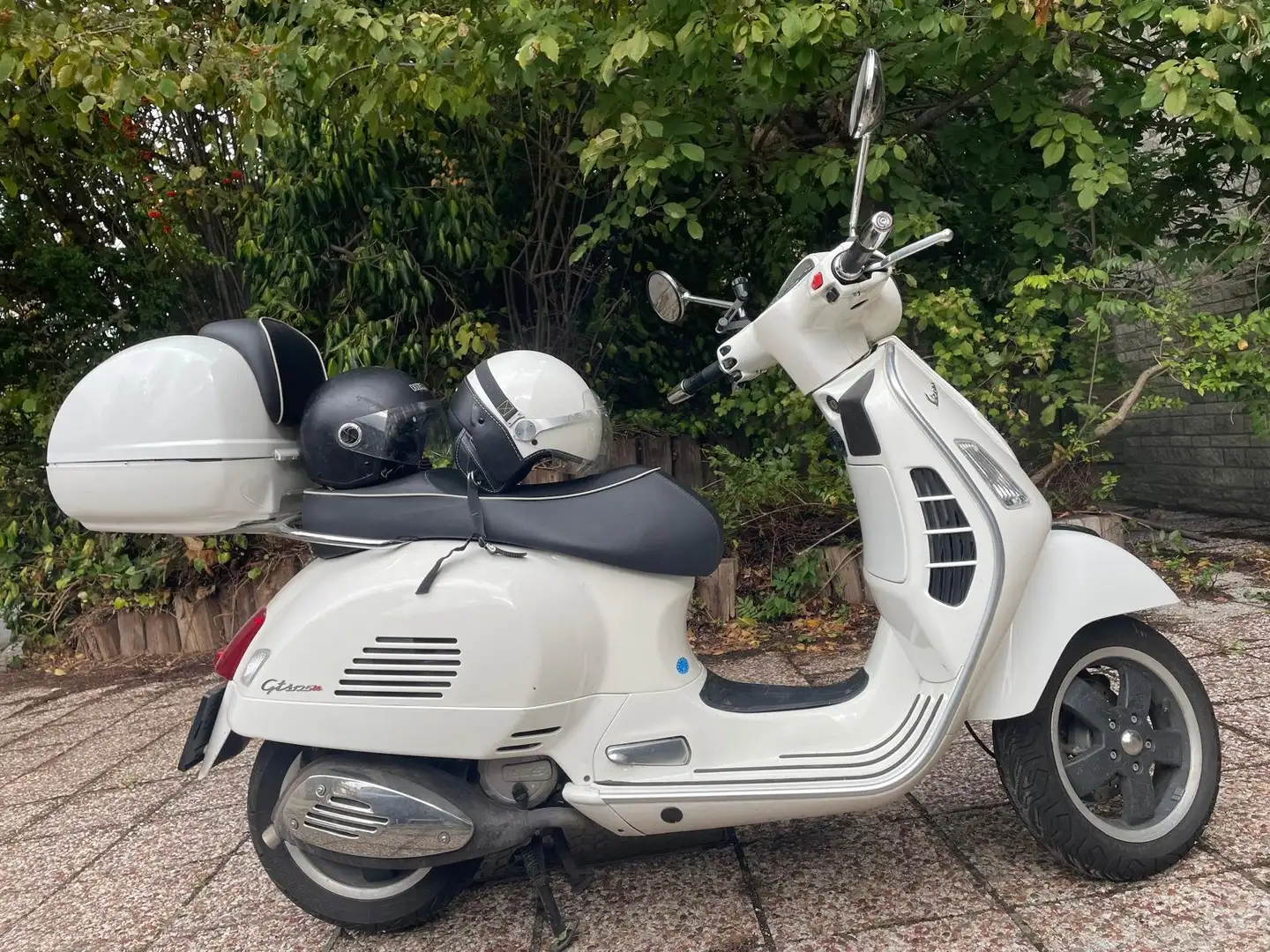 Vespa GTS Super 125 ie Fehér - 1