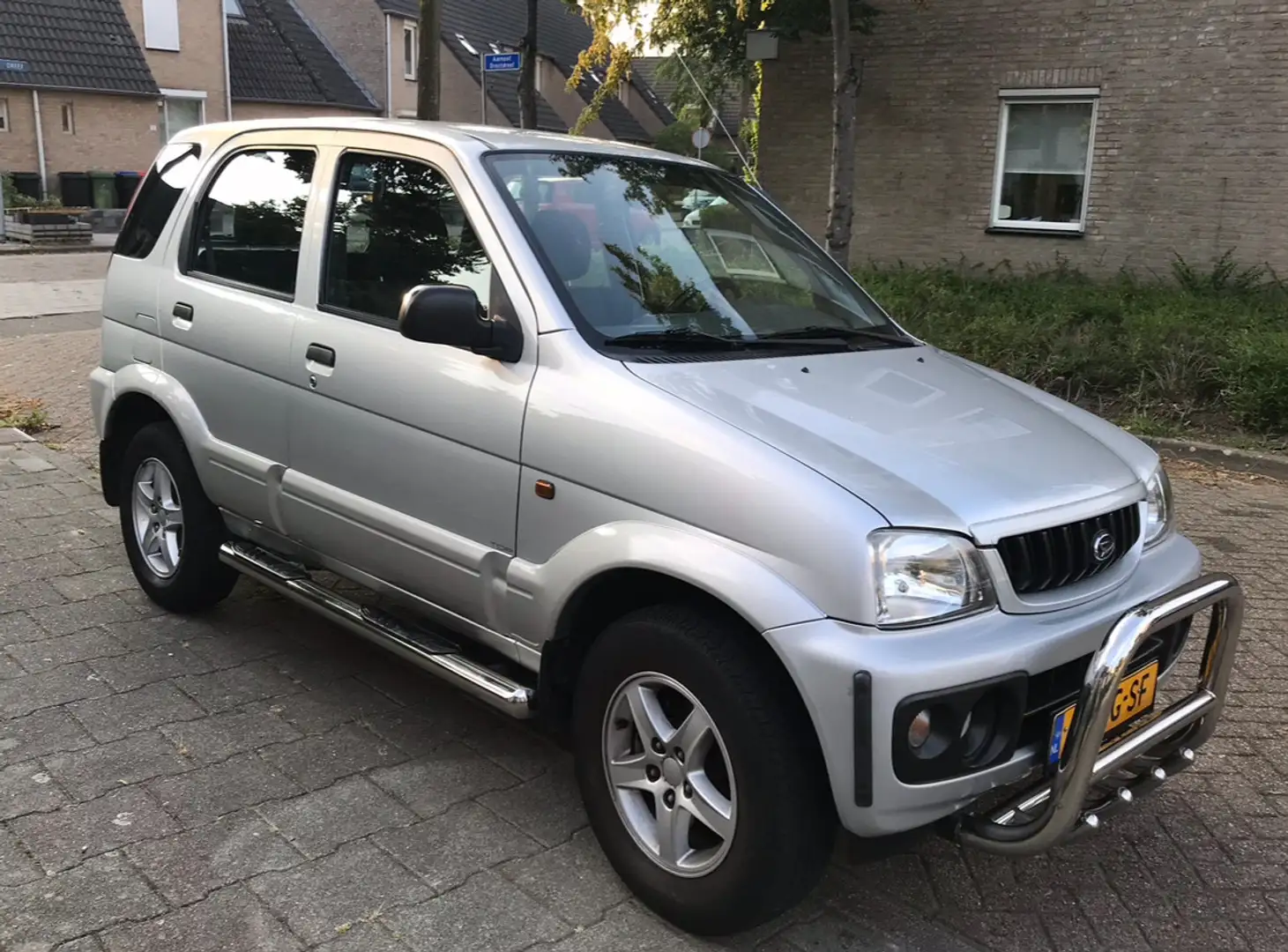 Daihatsu Terios 1.3 4WD SXE Šedá - 2