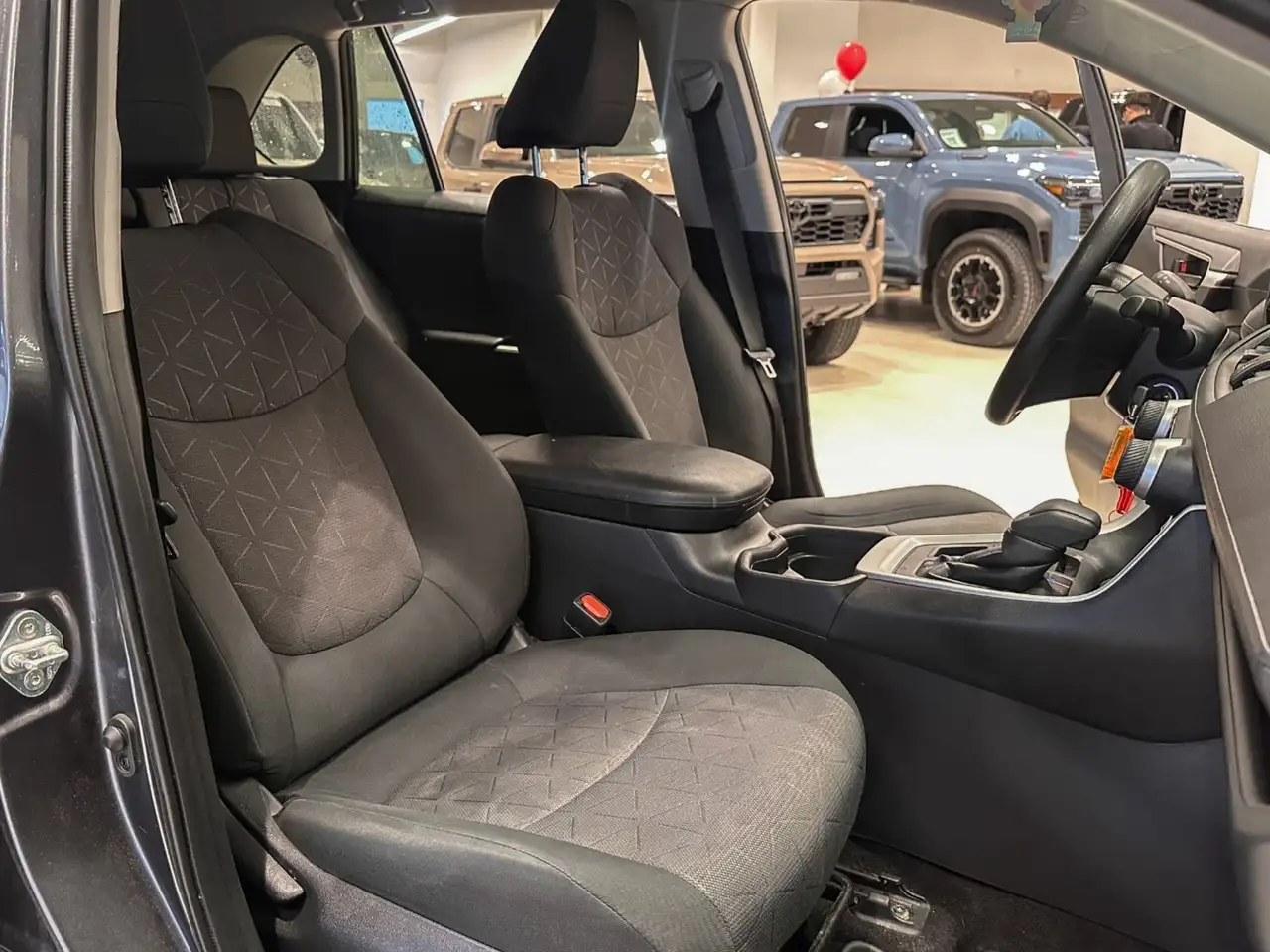 Toyota RAV 4 снимка Toyota RAV 4