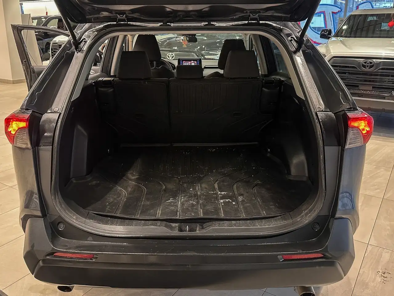 Toyota RAV 4 снимка Toyota RAV 4