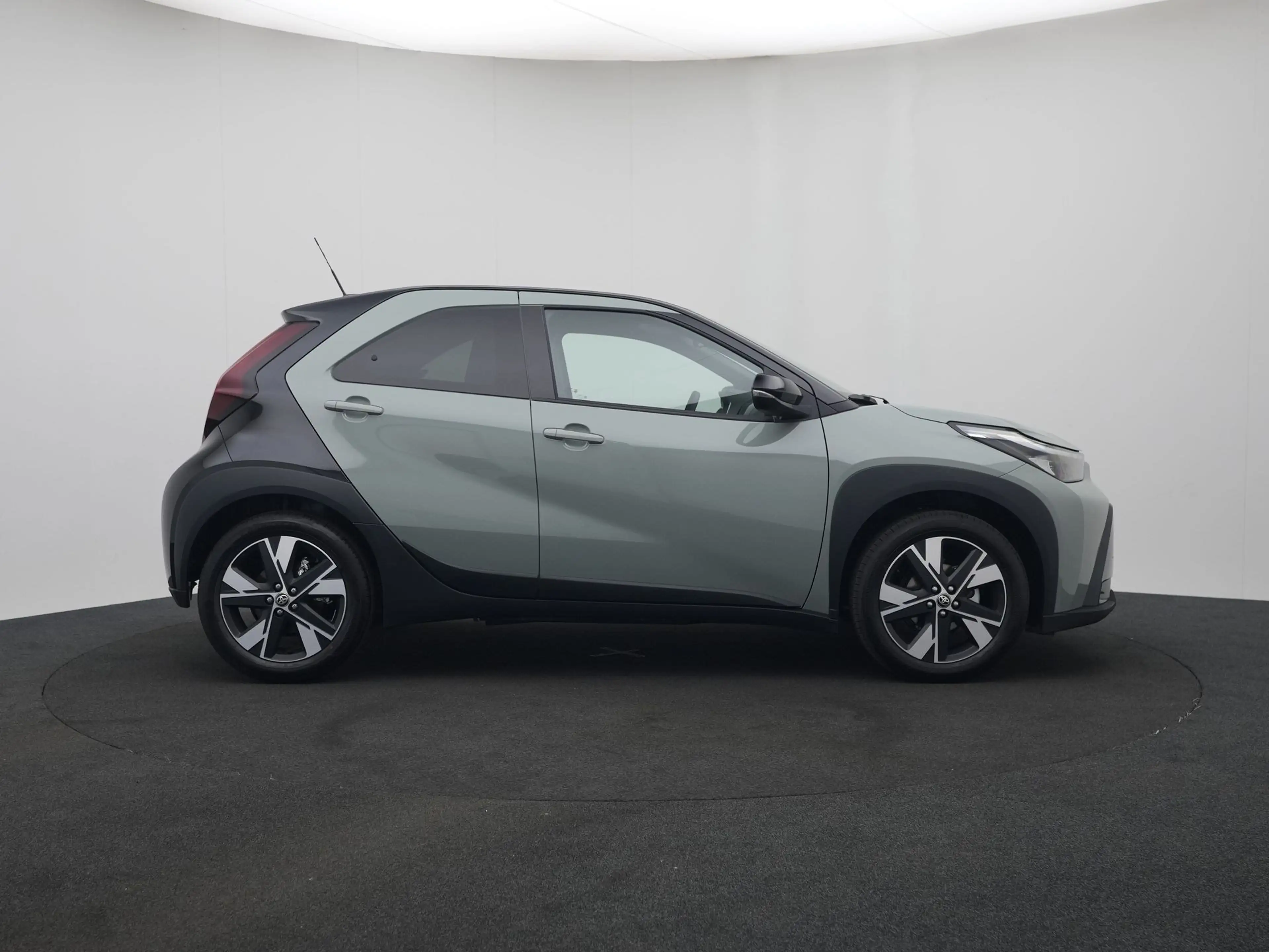 Toyota Aygo X Hybrid 115 pulse ||NU met € 1.500,- korting|| — photo 5